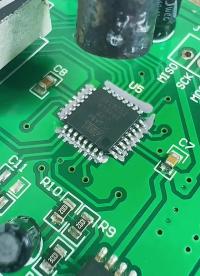 用三種手法教你焊密腳芯片，新手焊錫不迷路，方法1 #電器維修 #電路板維修#硬聲創作季 