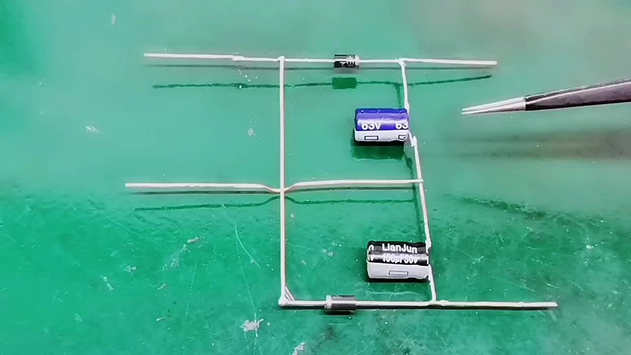 上個視頻咱們聊了這個電路的完整的升壓過程，今兒咱們給它接上電試試 #硬聲創(chuàng)作季 