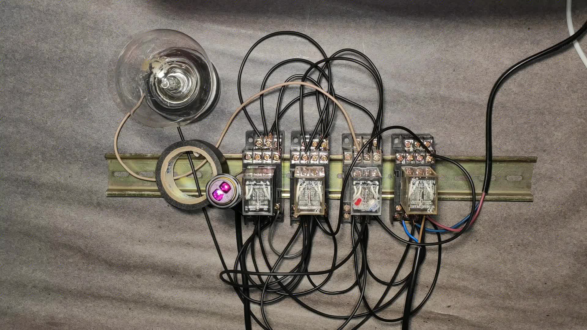 電工如何制作感應(yīng)燈？揮手就開，再揮手就停?？赐暌曨l馬上就會做#硬聲創(chuàng)作季 