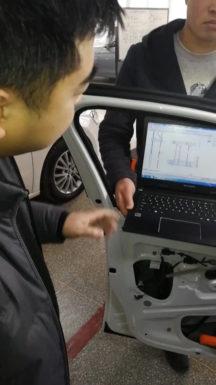 #硬聲創(chuàng)作季 第4集｜朗逸駕駛員側(cè)車窗控制電路檢測(cè)（四）實(shí)訓(xùn)環(huán)節(jié)，電壓測(cè)量法#電動(dòng)車窗 