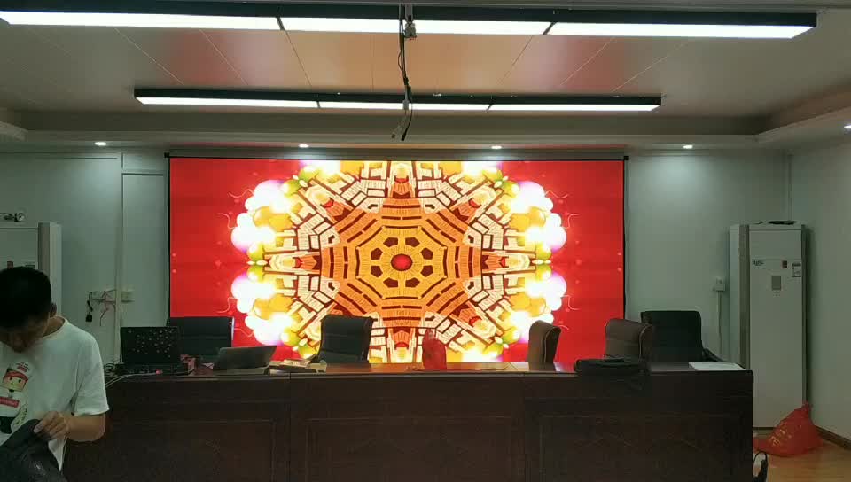 肇庆某中学阶梯教室6.5平方室内P2.5全彩LED屏案例效果# LED显示屏# 电子产品#产品方案 