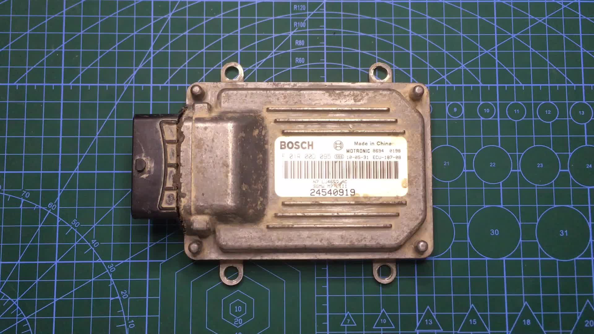 拆一个小乌龟发动机ECU电脑板，看看密封胶有多结实！#硬声创作季 