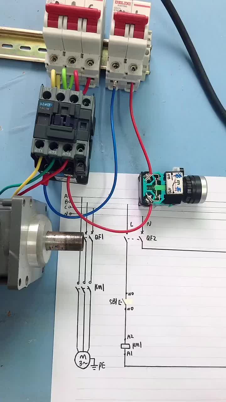 电工知识：零基础学电工，点动到自锁演变过程#电工 