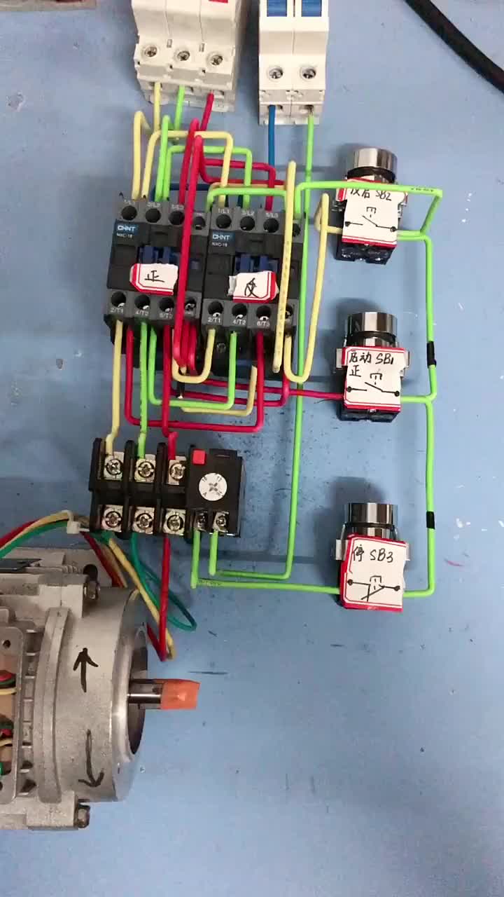 电工知识：这个电机哪里出了问题？#电工 