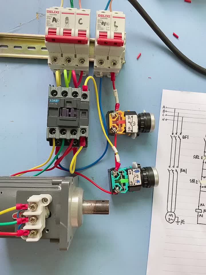 电工知识：绿色运行指示灯的添加#电工 