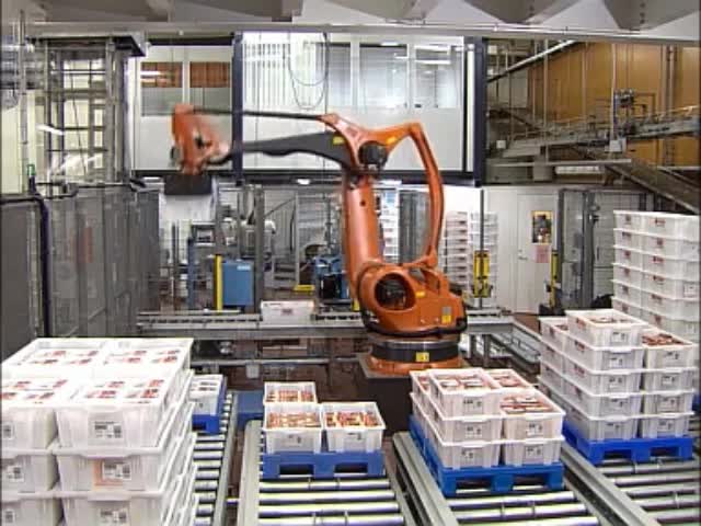 水果箱码垛机器人装箱码垛一体化生产线本森自动化码垛 山东本森智能装备