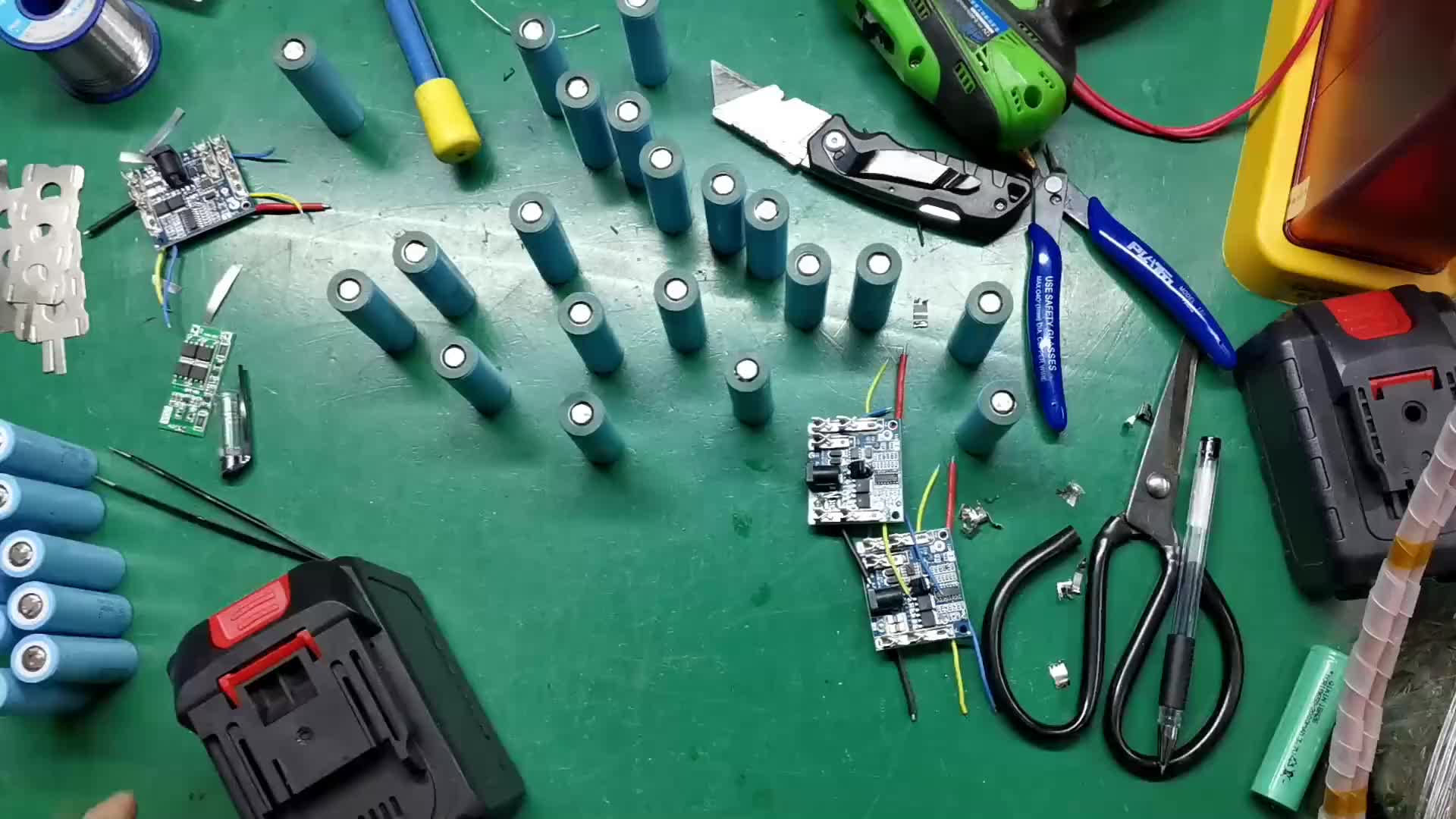 #硬聲創作季 20節電動工具電池組裝！這個用在角磨機上效果杠杠滴 #轉自網絡侵刪！ 