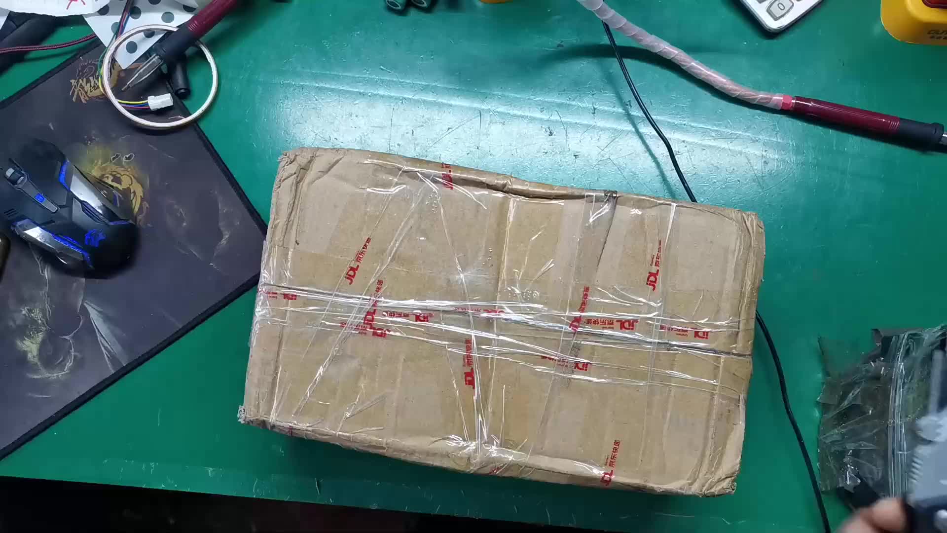 #硬聲創(chuàng)作季 充電器用錯(cuò)了把電池都充壞了！白瞎這四節(jié)電池了 #轉(zhuǎn)自網(wǎng)絡(luò)侵刪！ 