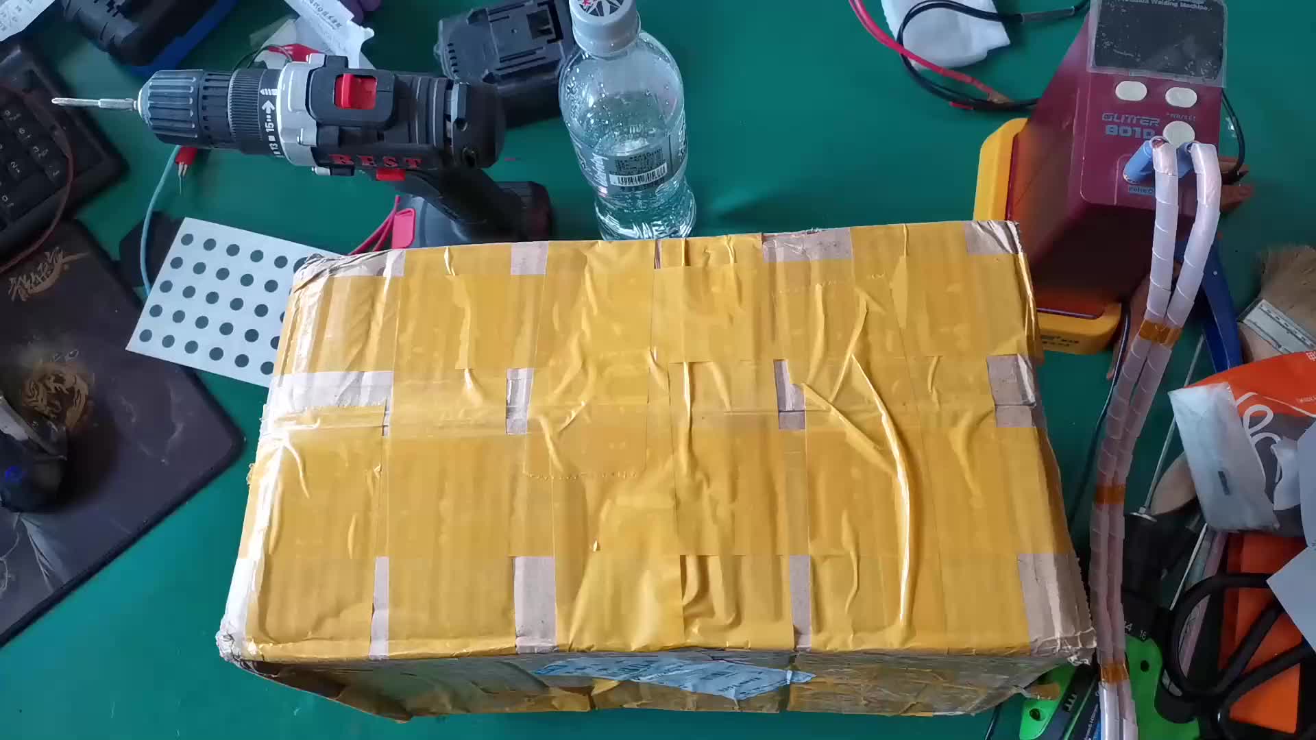 #硬聲創作季 給筋膜槍更換6節進口電池！這電池是不是比機器都貴 #轉自網絡侵刪！ 