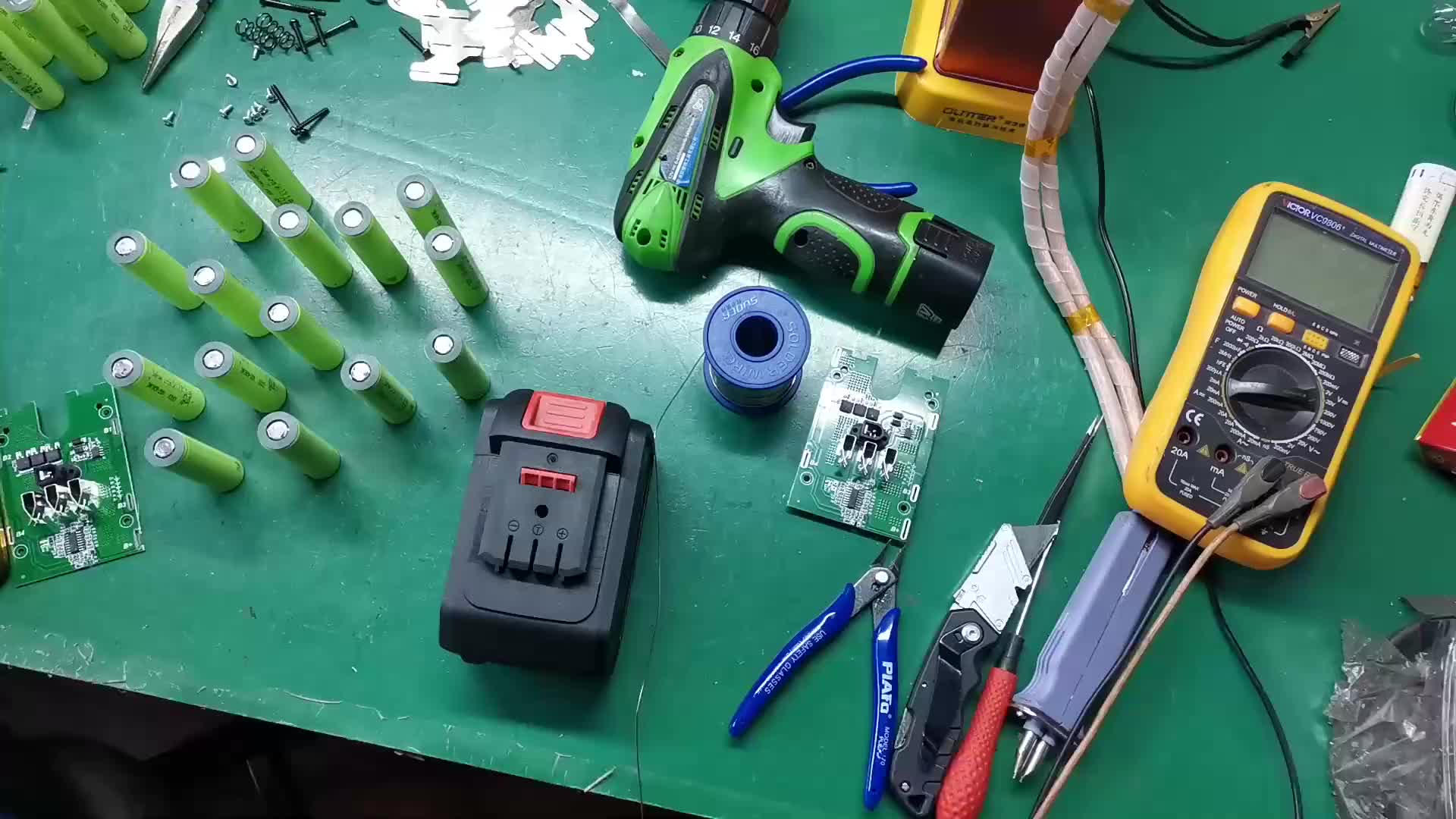 #硬聲創作季 自己動手組裝15節角磨機用6.0安時鋰電池 #轉自網絡侵刪！ 