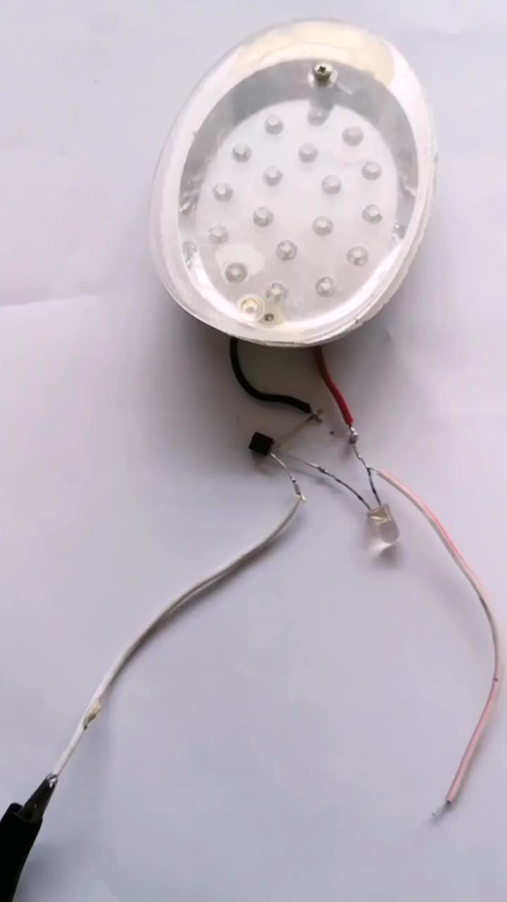 #硬聲創作季  #電子DIY 自制簡易3.7伏閃光燈