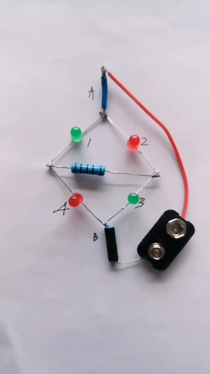 #硬聲創作季  #電子DIY 這個電路的原理是什么你知道嗎