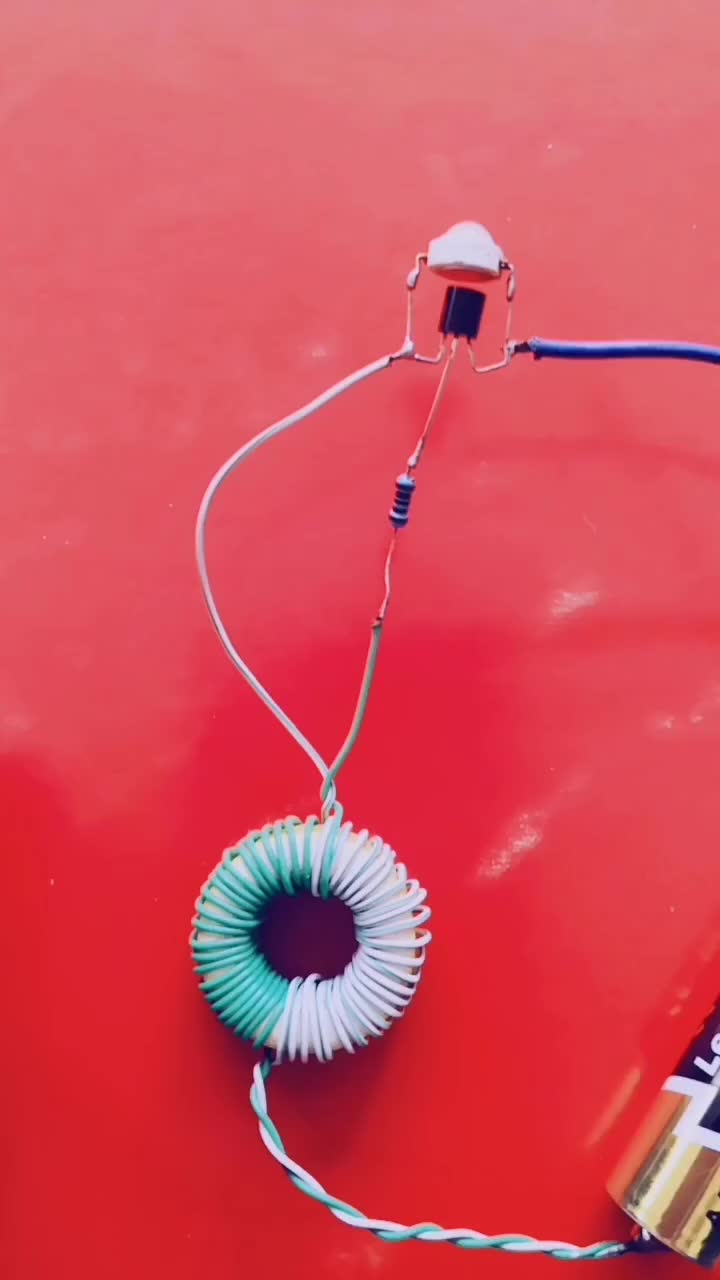 #硬聲創作季  #電子DIY 簡易升壓電路。