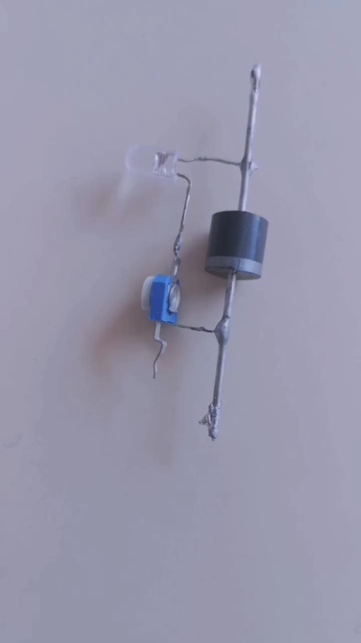 #硬聲創(chuàng)作季  #電子DIY 帶有指示的6伏電瓶充電器制作。