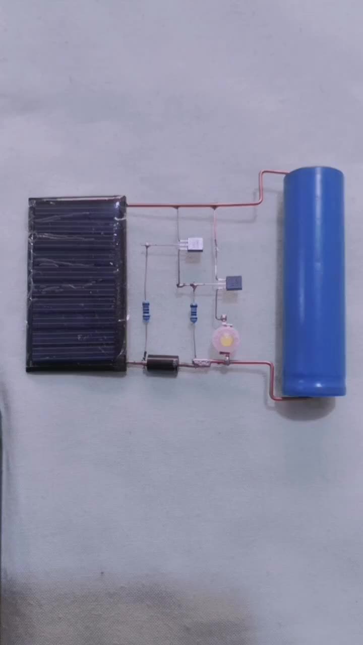 #硬聲創作季  #電子DIY 白天自動充電，晚上自動點亮。