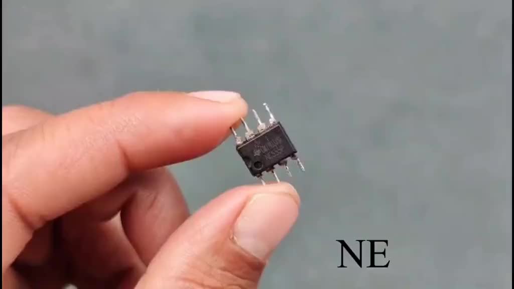#硬聲創作季  #電子DIY ne555閃光燈