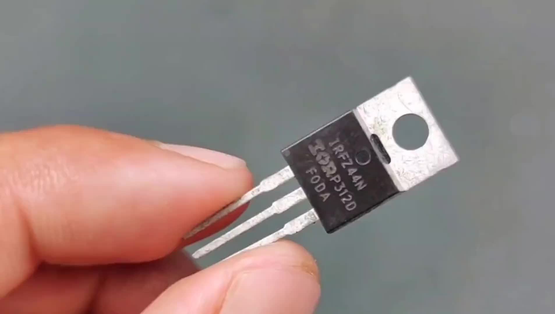 #硬聲創(chuàng)作季  #電子DIY 制作了一個(gè)12伏光控?zé)? class=