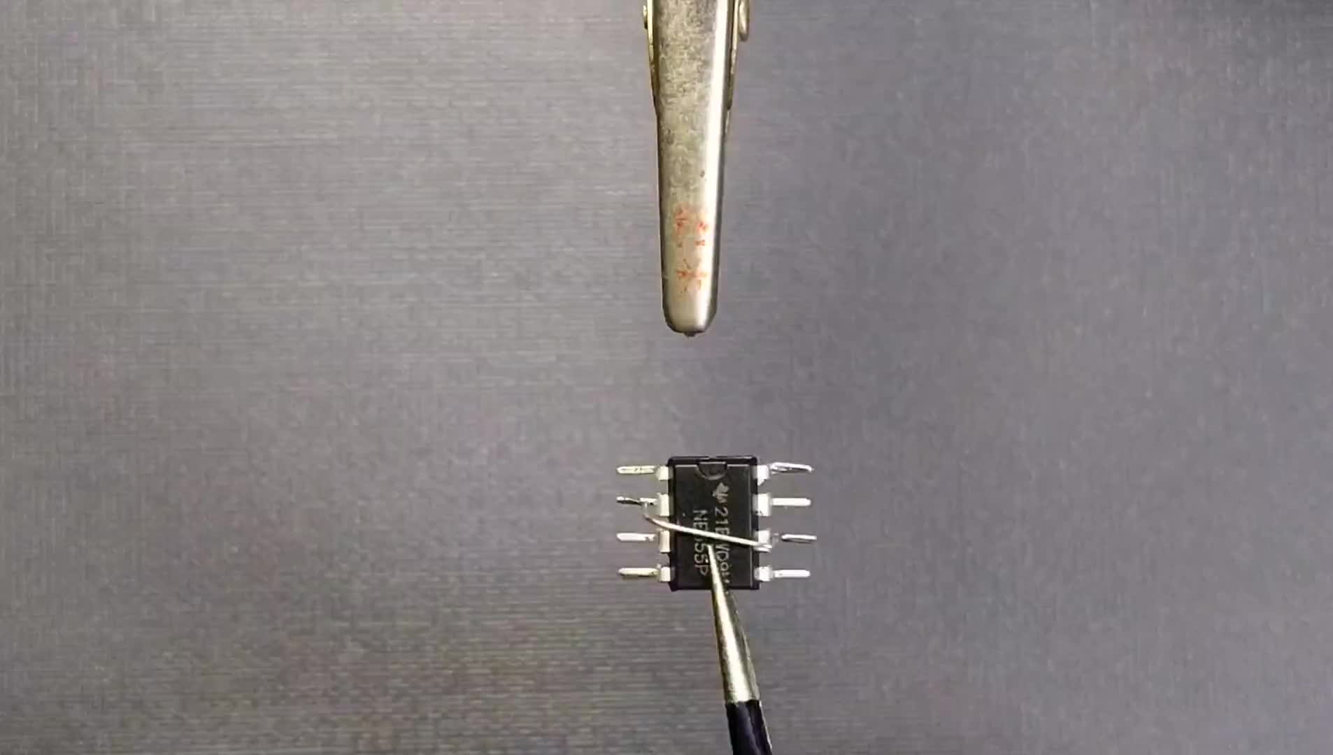 #硬聲創(chuàng)作季  #電子DIY NE555制作的黃藍(lán)閃爍燈