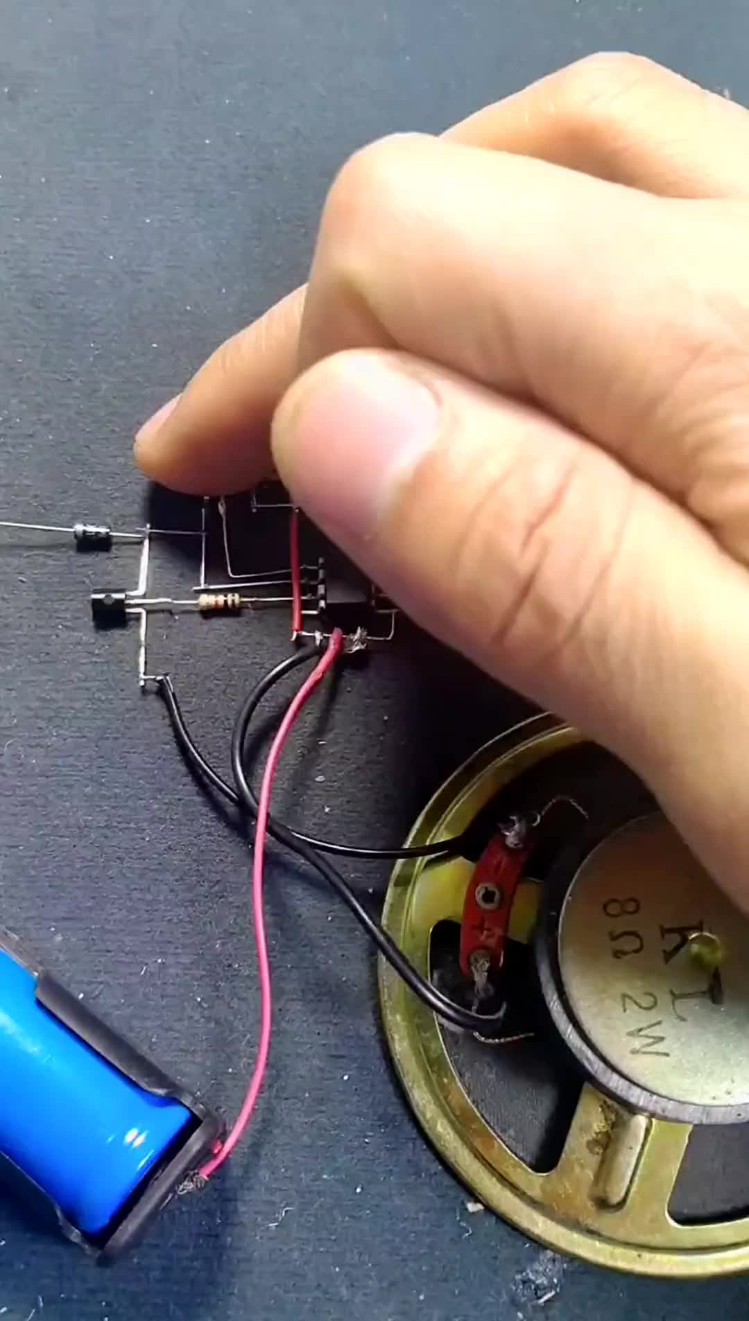 #硬聲創(chuàng)作季  #電子DIY 本來有4種音調(diào)，但是不知道為什么只有一種