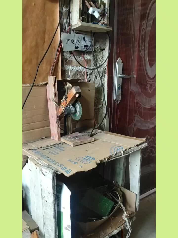 #硬聲創作季 今天拿了一個舊的鉆頭，鉆鐵非常慢，所以今天我想拿切割機來打磨一下看一下效果如何。