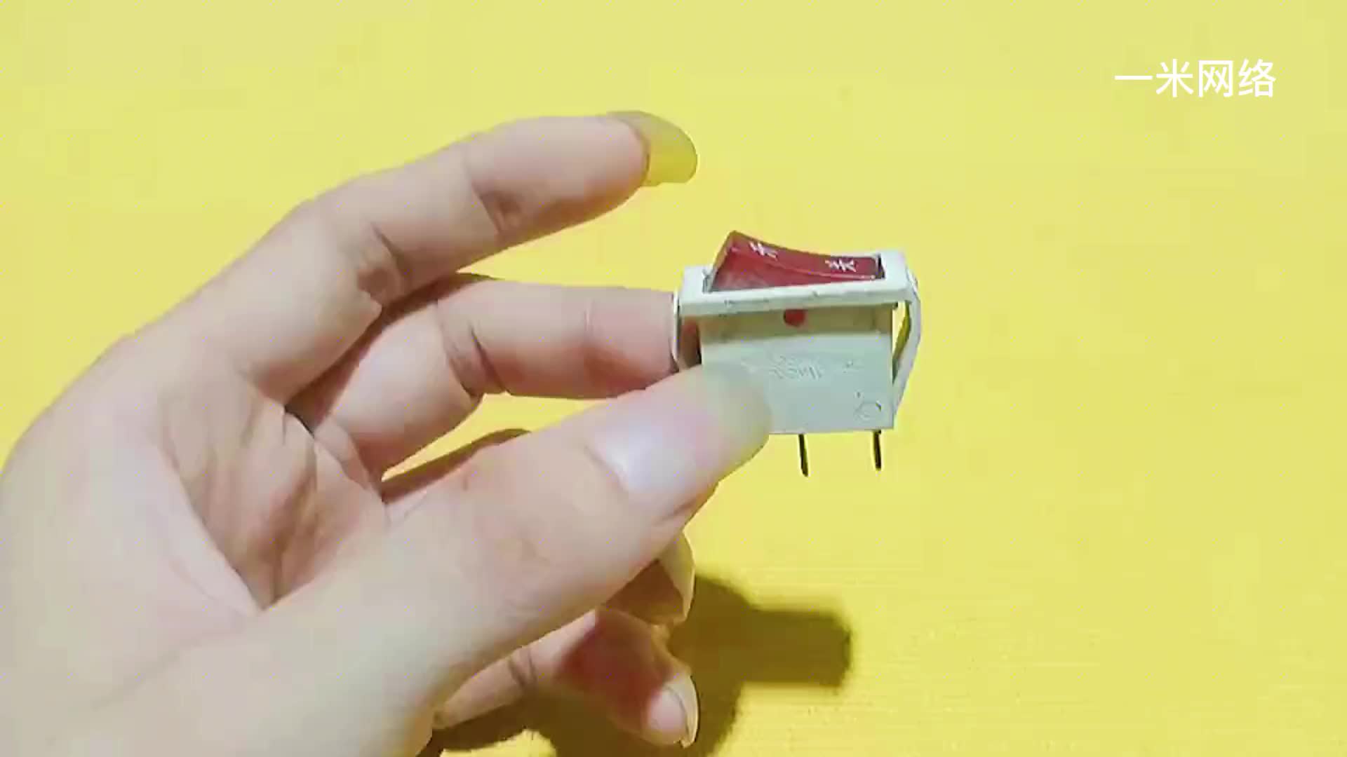 才知道，原来船型开关线接错这么危险，还把用电器给烧坏了#硬声创作季 