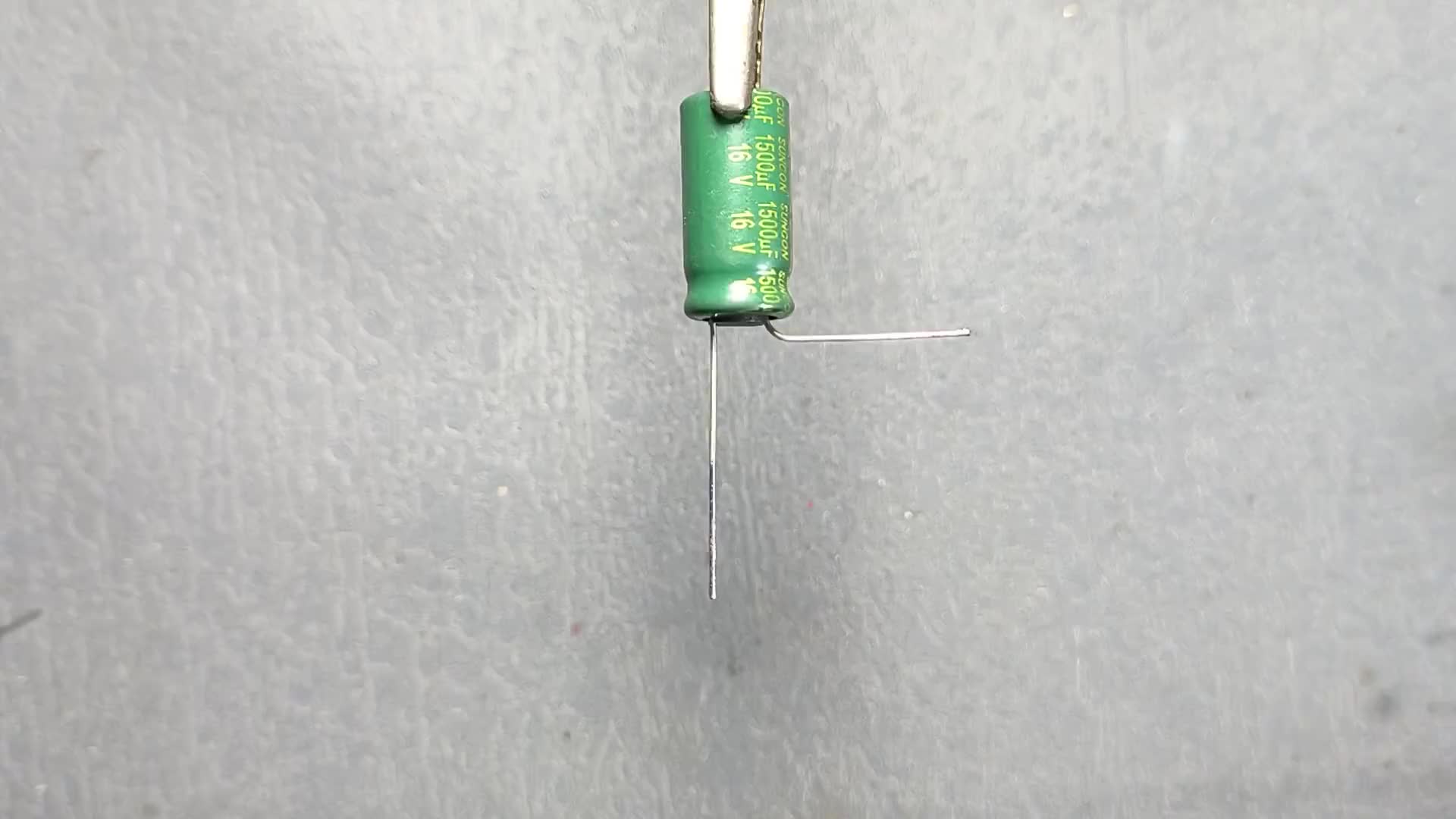 #硬聲創(chuàng)作季  #電子DIY  用幾個電子元件制作了一個可以調(diào)節(jié)速度的閃光燈