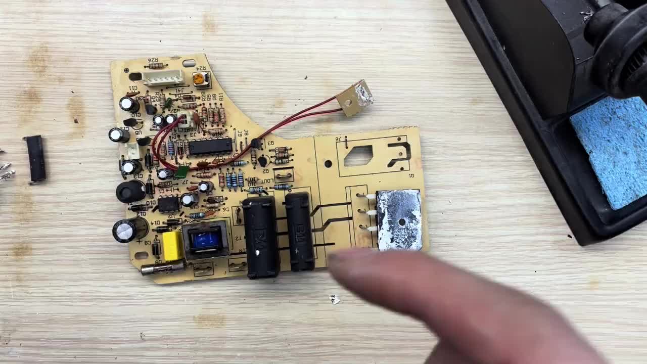#硬聲創(chuàng)作季  #維修 (轉）電磁爐不通電維修，檢測IGBT和保險更換后，測量和試機注意事項2