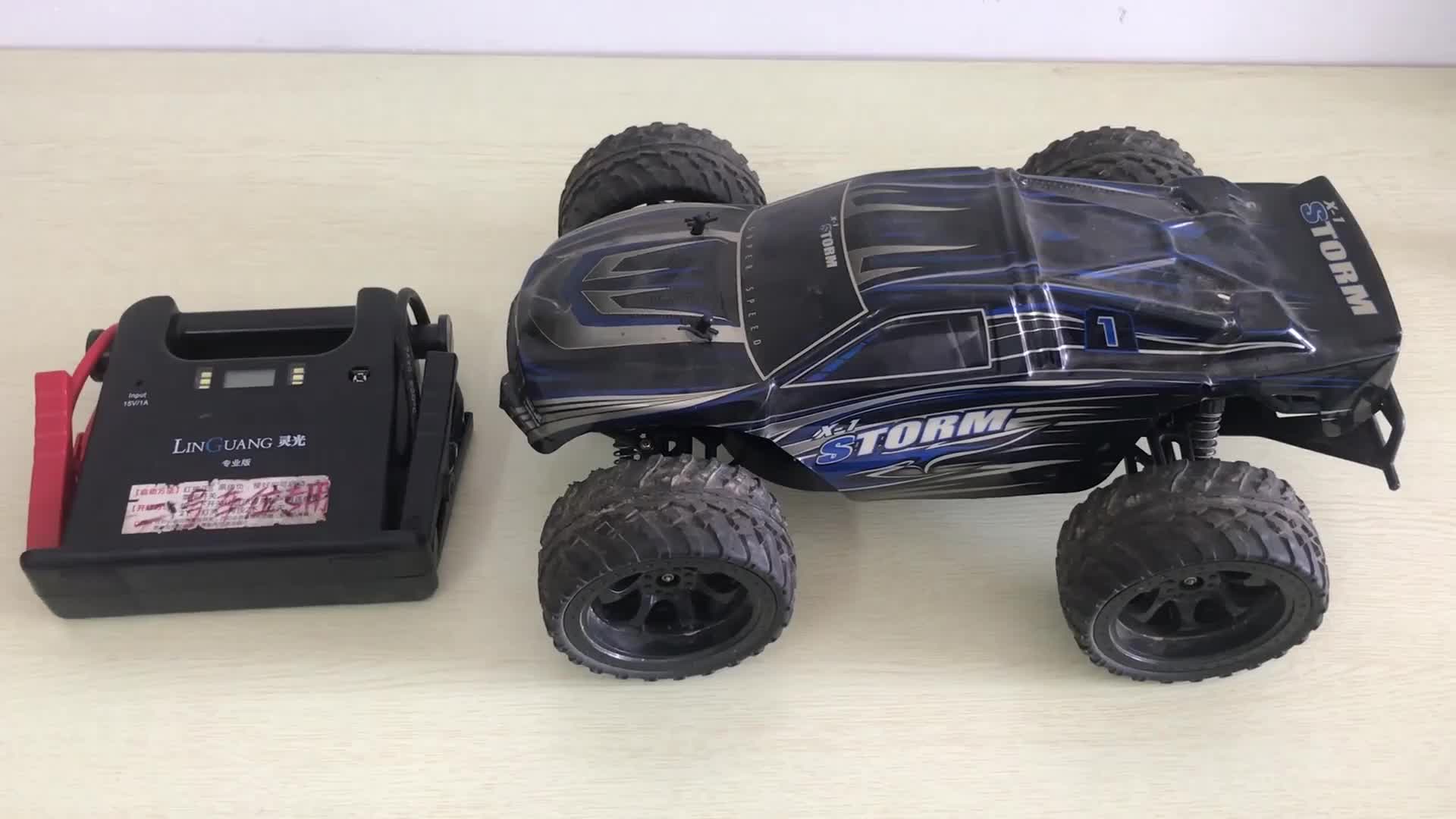 低價(jià)淘到一個(gè)汽車應(yīng)急啟動(dòng)電源和四驅(qū)車模型，大家?guī)涂纯粗挡恢担?硬聲創(chuàng)作季 