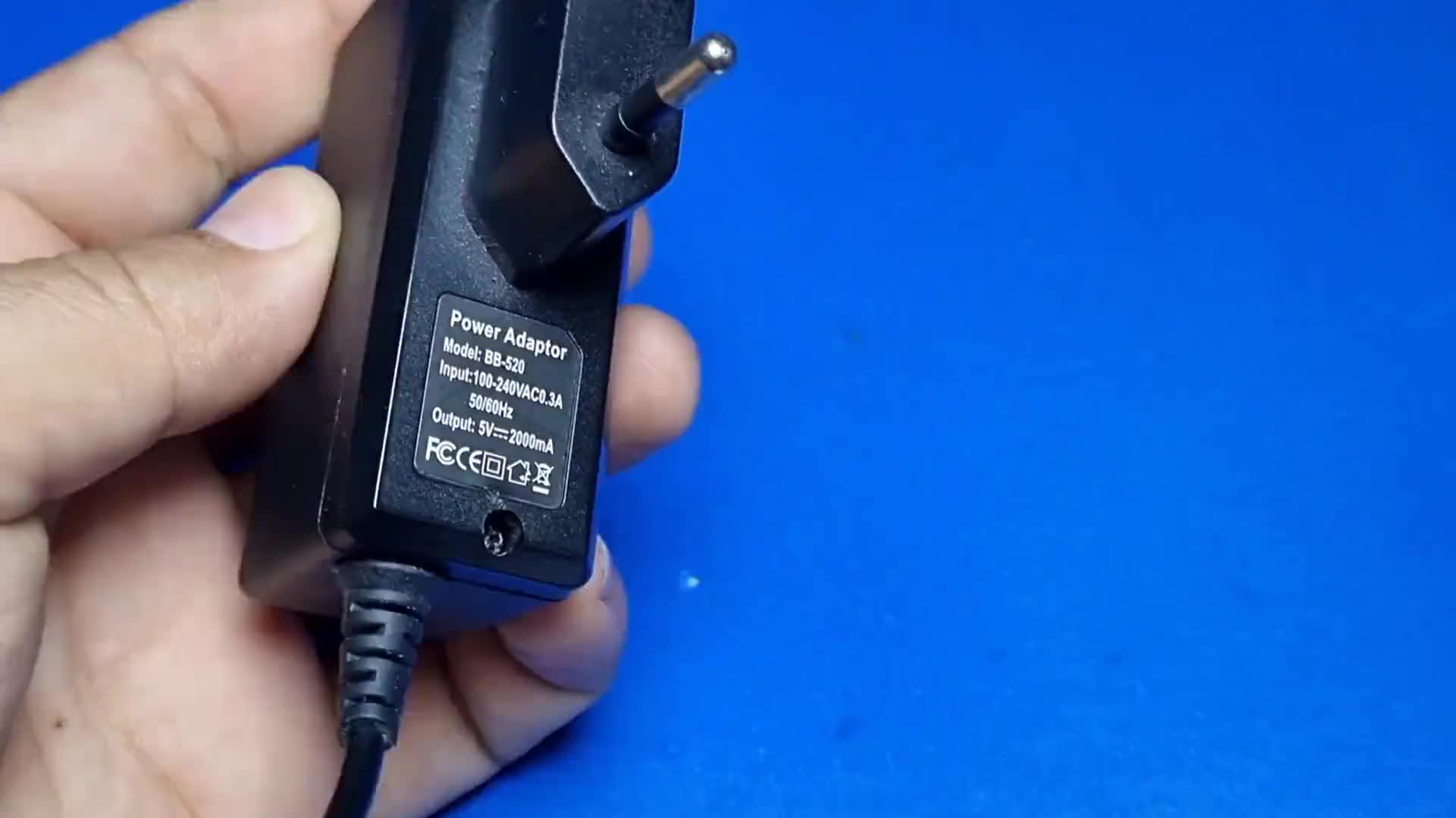 #硬聲創作季  閑置的5V電源適配器別亂丟，簡單改造下就能變成一個可調電源