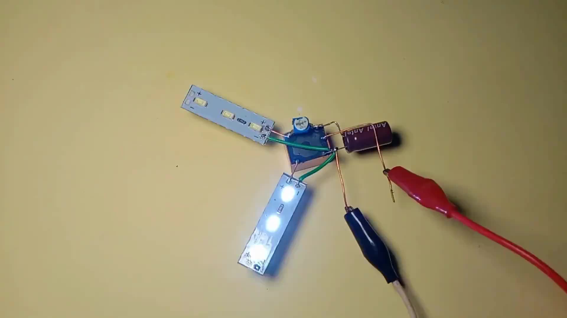 #硬聲創作季  DIY閃光燈電路，無需使用IC，夜晚騎行可以提高安全