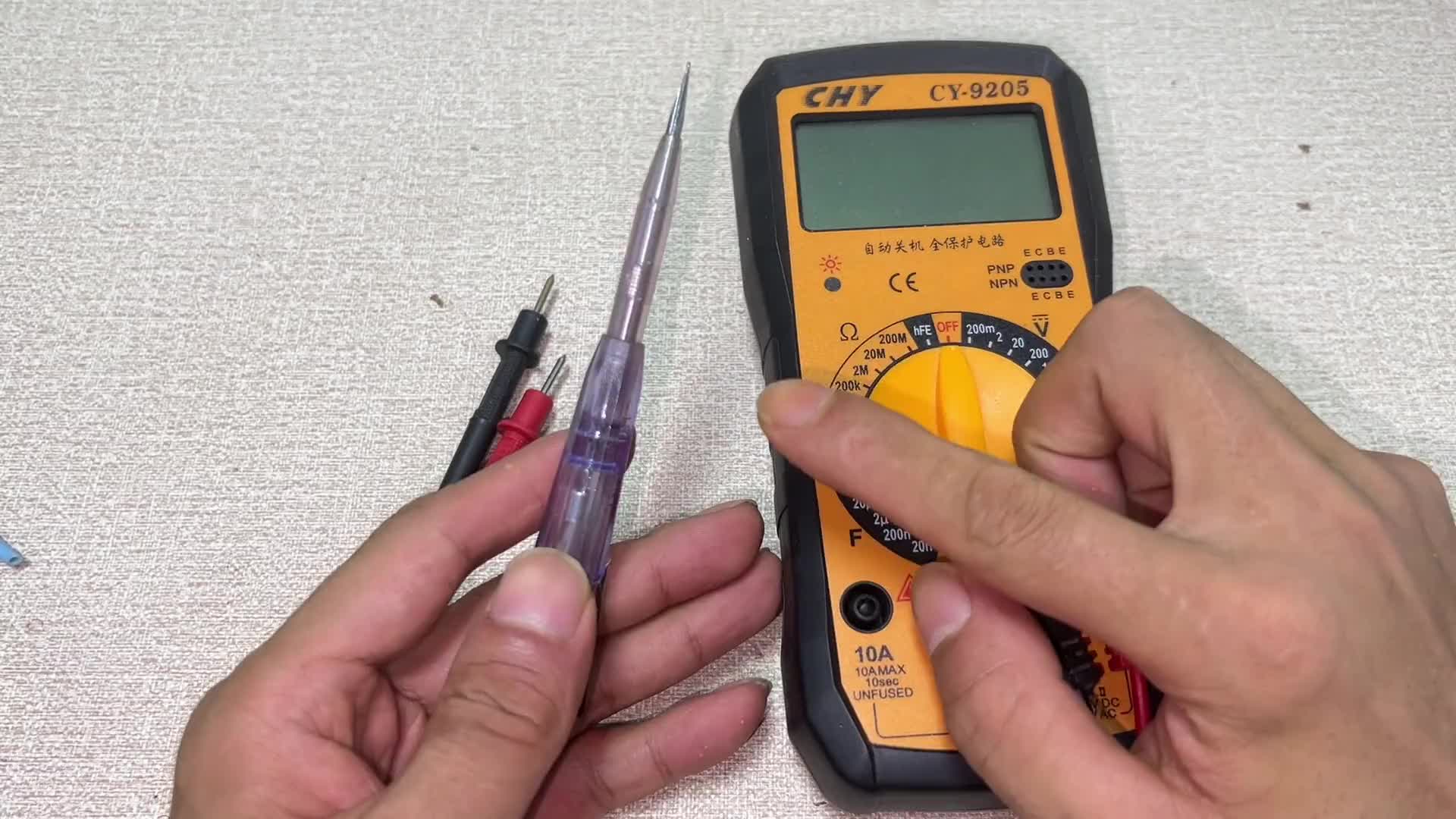 萬用表的電壓檔，原來還能區(qū)分零火線，干電工趕緊來學習下吧#電路原理 