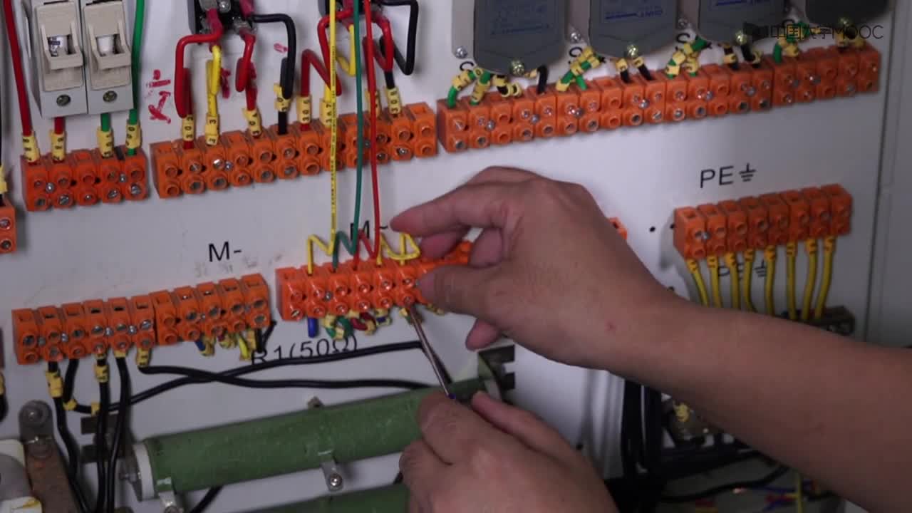 6 三相異步電動(dòng)機(jī)的連續(xù)運(yùn)行控制--主電路的連接與檢查(2)#硬聲創(chuàng)作季 