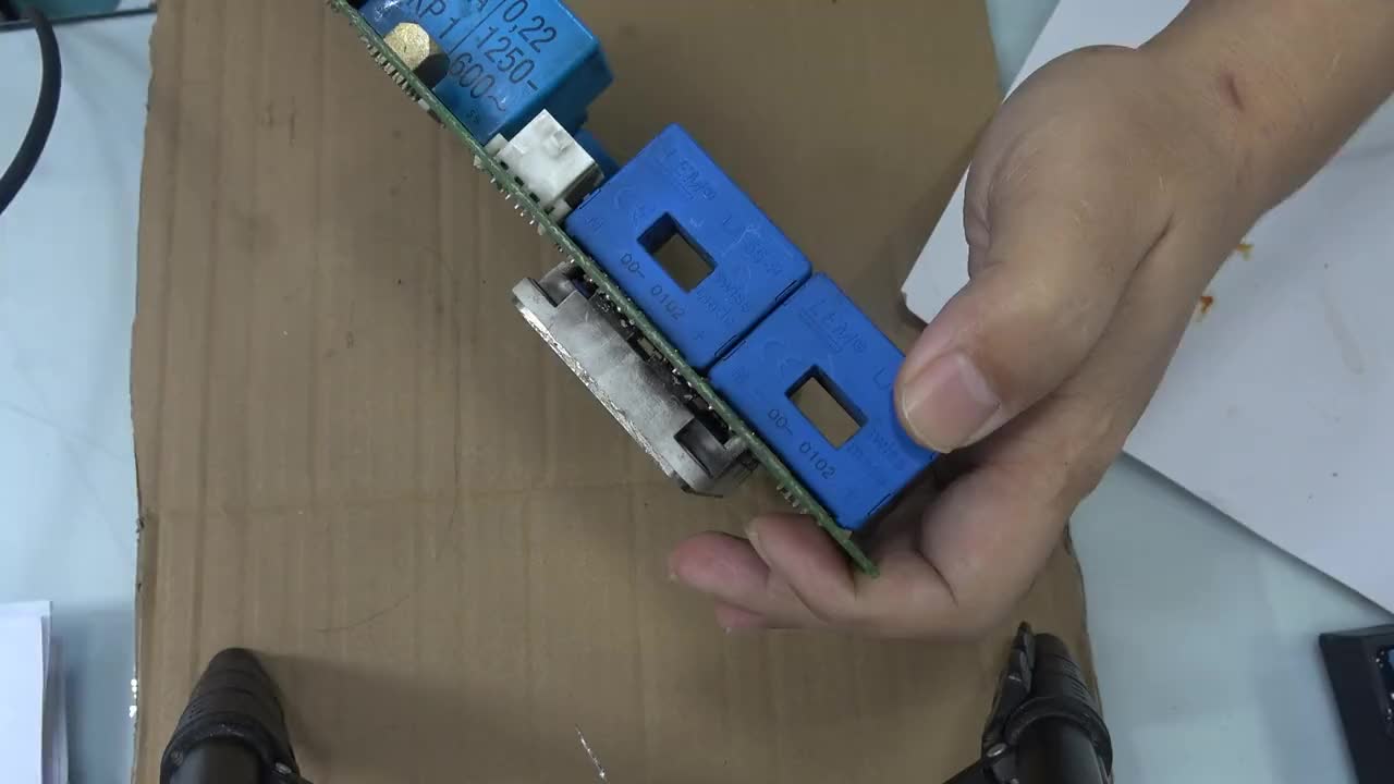 #硬聲創(chuàng)作季  焊臺(tái)大大刀秒拆工控維修電路板傳感器