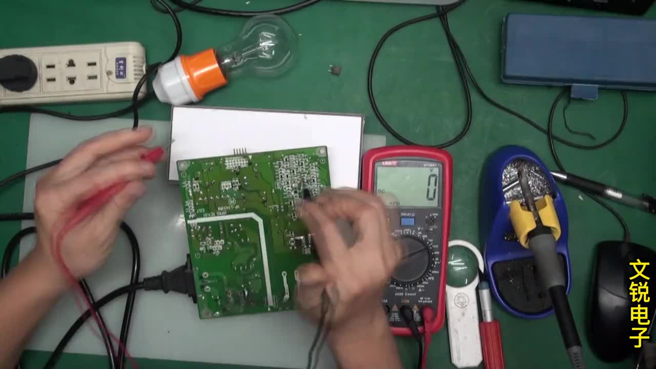 數(shù)字萬用表 實(shí)例應(yīng)用蜂鳴檔成功修復(fù)液晶電源板（五）#硬聲創(chuàng)作季 