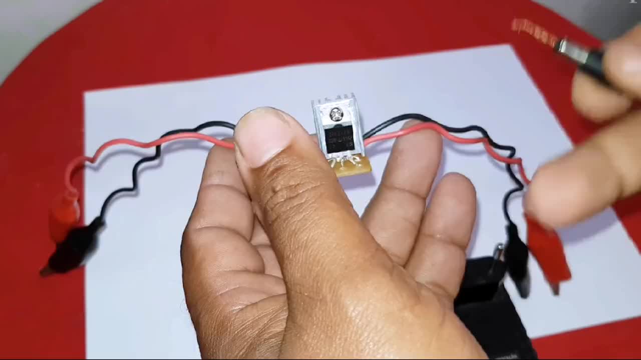 7105038675167300901_只需要給MOS管加一個(gè)電位器，就可以制作成簡(jiǎn)單的電機(jī)調(diào)速電路