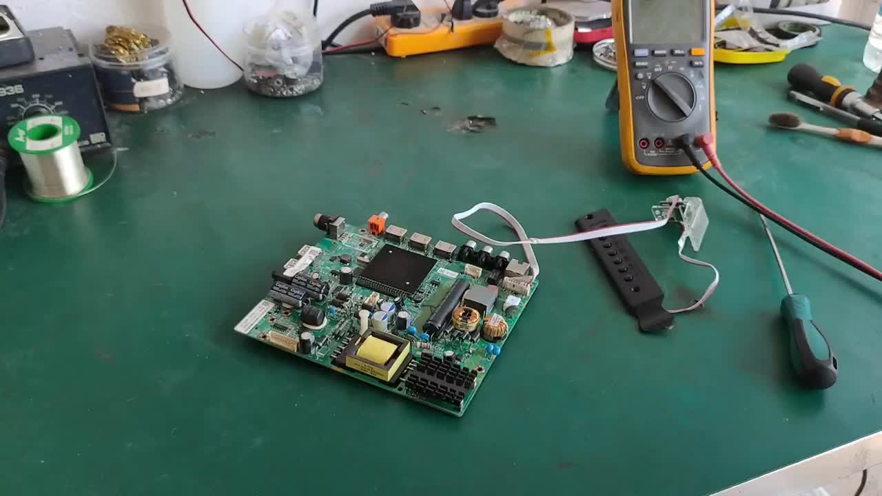 液晶電視不開機(jī)，同行修懵了，寄修仔細(xì)檢查發(fā)現(xiàn)是個二極管擊穿#硬聲創(chuàng)作季 