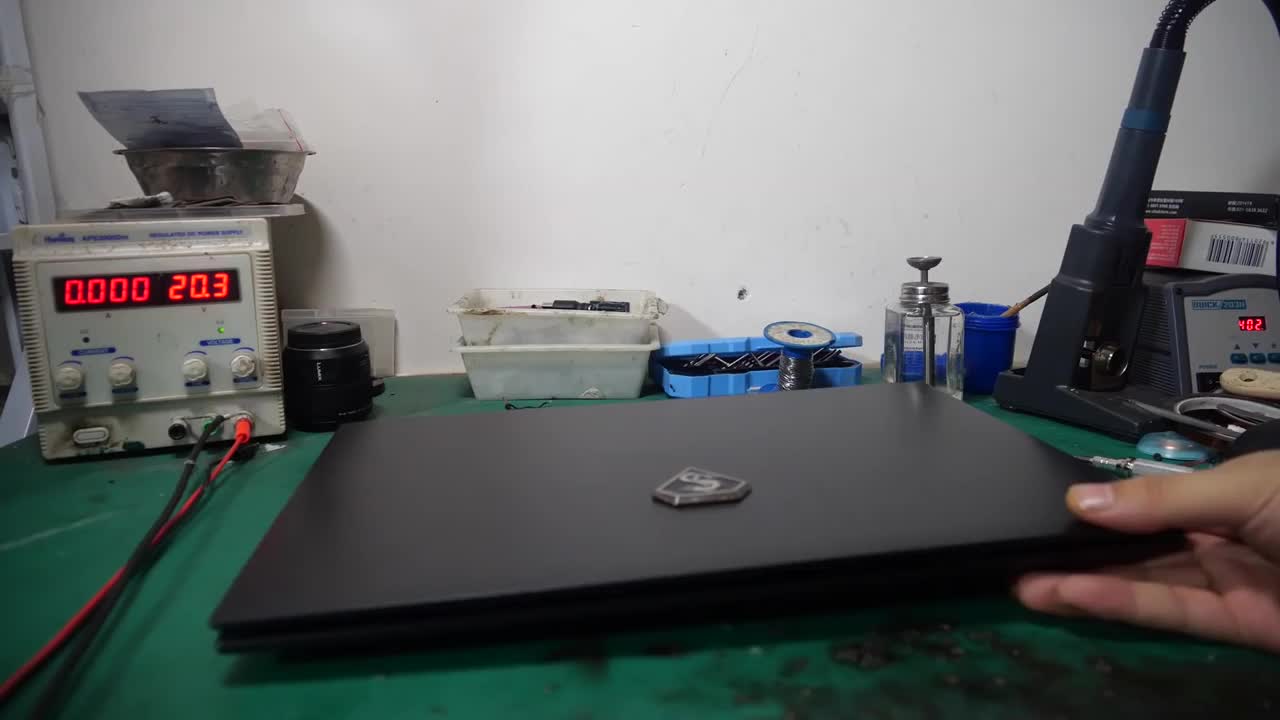 修手機(jī)的同行寄我一臺(tái)筆記本給我維修，這一定是假粉絲#硬聲創(chuàng)作季 