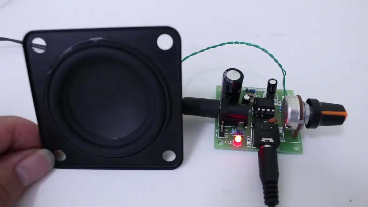 #硬聲創(chuàng)作季   LM386是簡(jiǎn)易的單聲道音頻信號(hào)電路，元件少，體積小，易組裝 易調(diào)試，而且適用范圍廣，可以做