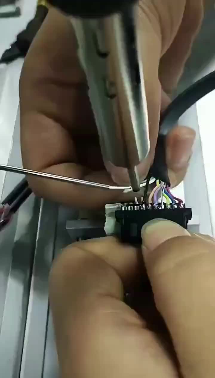 #硬聲創(chuàng)作季   方便快捷。半自動焊錫機(jī)