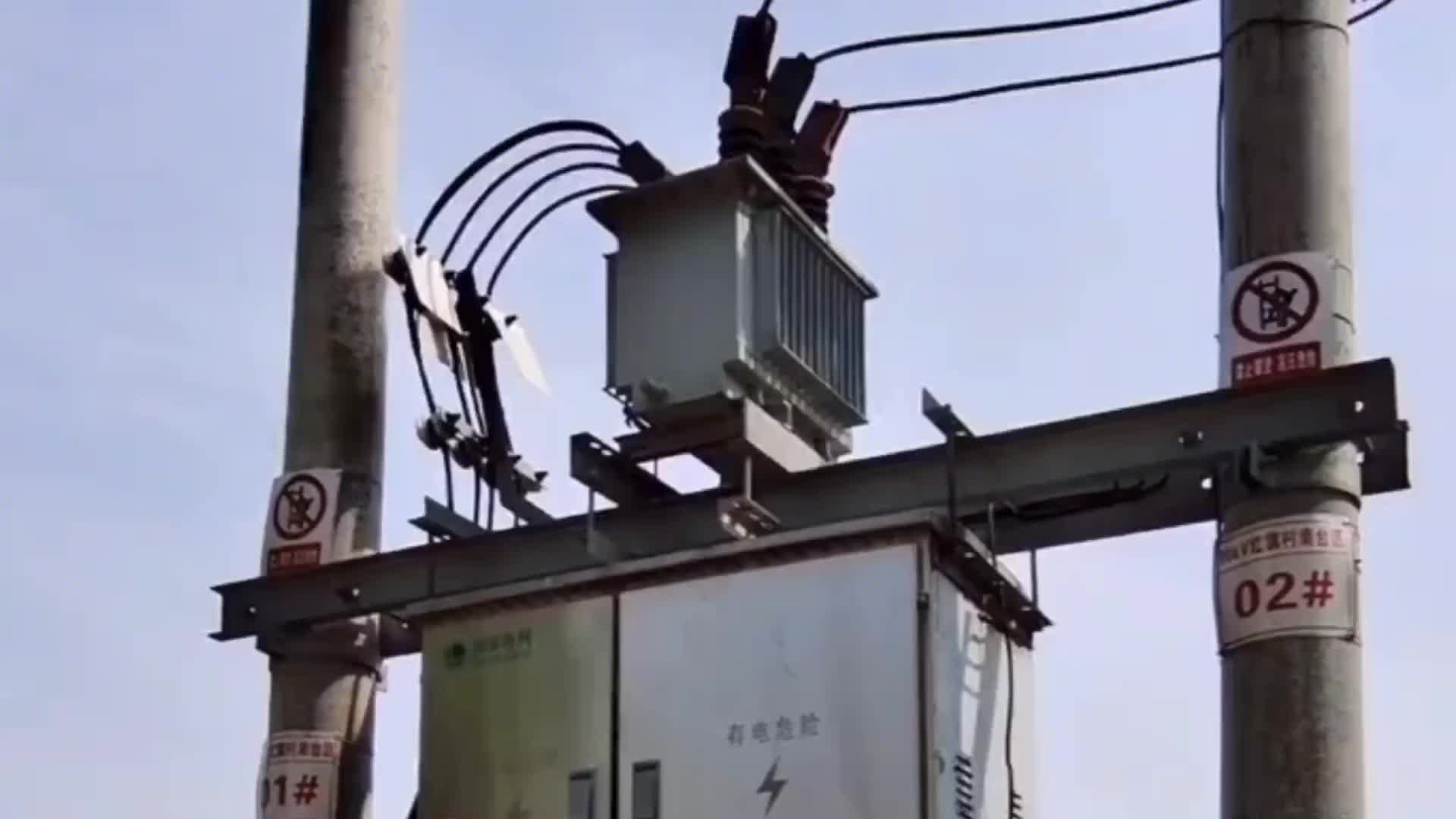 三相四線制，三根火線經過變壓器零線是怎么來的，今天告訴你