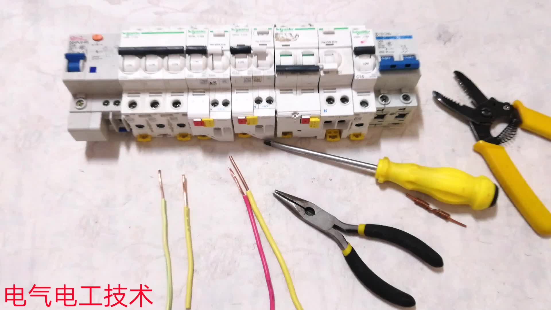 2.52和42電線接一起，怎么都?jí)翰痪o怎么辦？老電工一招就解決了