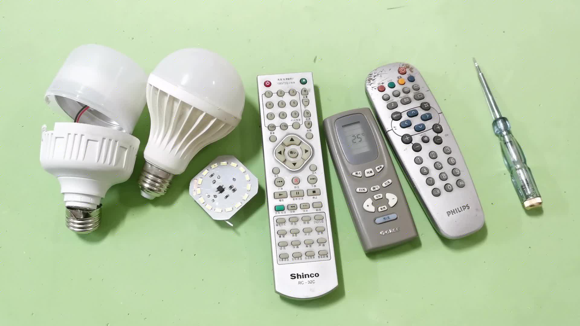 電視遙控器壞了千萬別扔，引出2根線做成修燈神器，電工都搶著用
