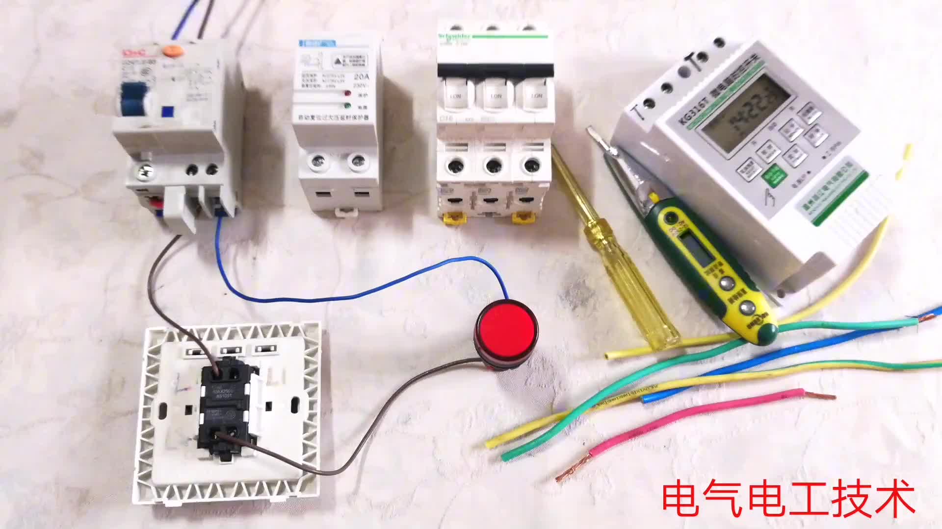 為什么摸零線也會觸電？維修電工如果認為零線不帶電，早晚吃大虧