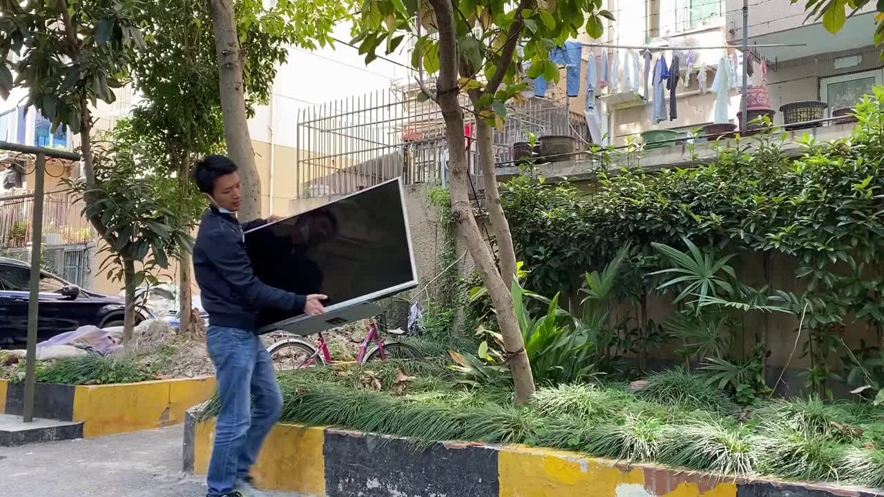 30塊錢收了一臺(tái)液晶電視，以為要撿漏，結(jié)果白忙活了半天#硬聲創(chuàng)作季 