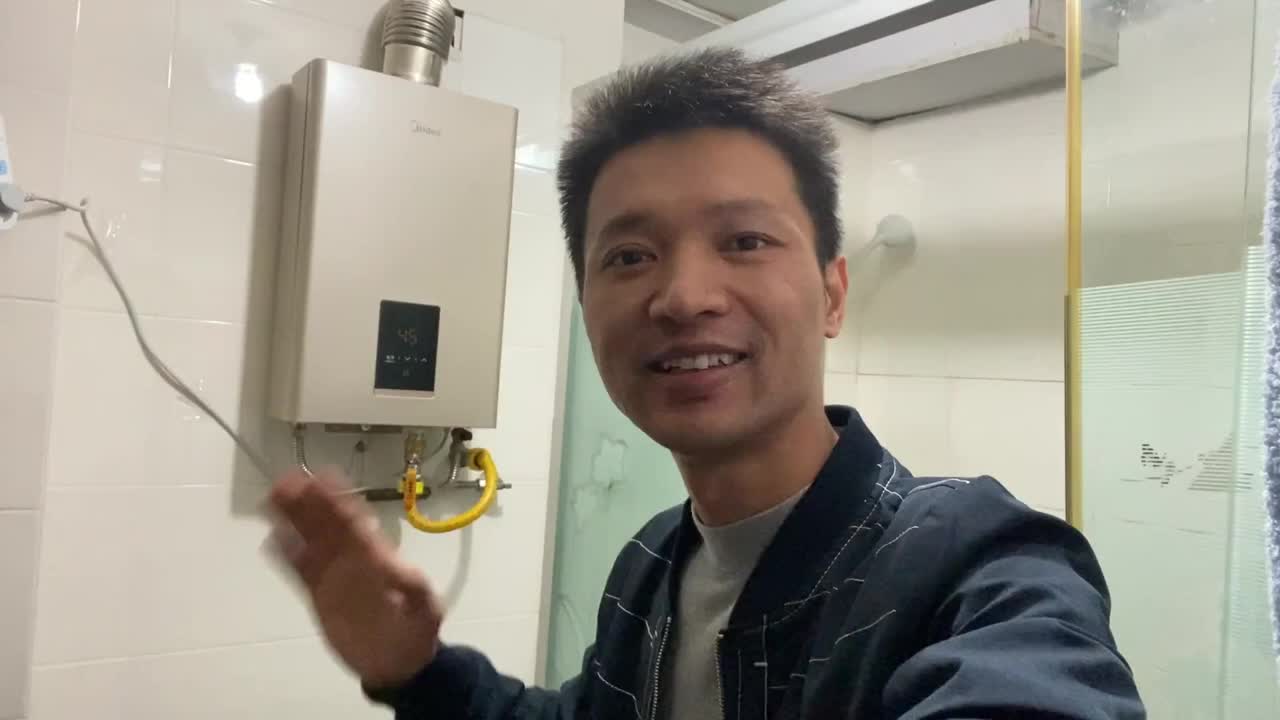 很多人不知道，什么是平衡式燃氣熱水器？師傅告訴你區(qū)別到底在哪#硬聲創(chuàng)作季 