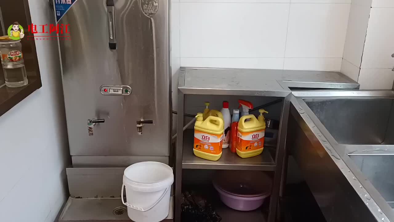 有個(gè)奇怪的熱水器，不跳閘，不加溫，不漏電。電工教你怎么維修。#硬聲創(chuàng)作季 