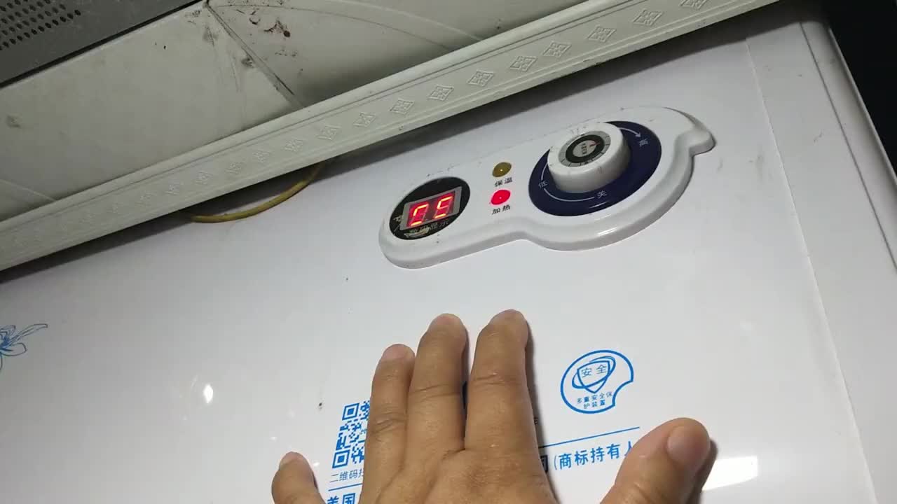 熱水器出紅水的原因是什么 師傅在清洗過(guò)程發(fā)現(xiàn)了異常#硬聲創(chuàng)作季 