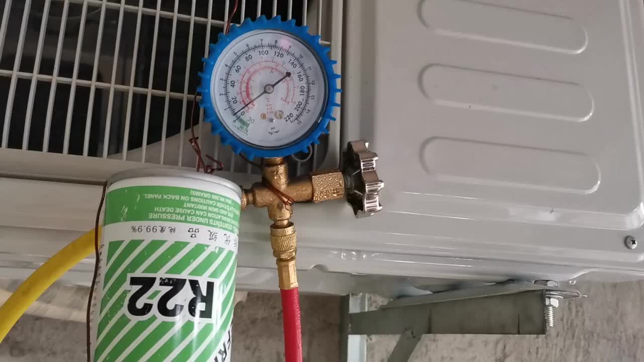 今天O基礎手把手教大家空調充氟教材視頻，必須注意的方法第6步。#硬聲創作季 