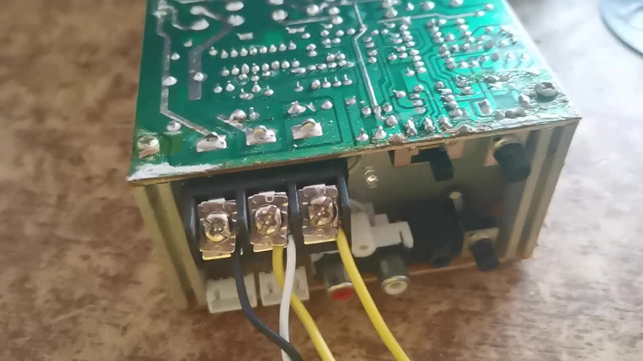 今天這個(gè)功放板終于修好了，不通電通換一個(gè)小電容賺350米。#硬聲創(chuàng)作季 