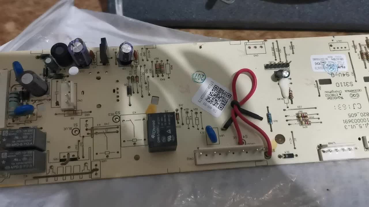 今天上門拆一塊電路板，故障就是通電排水，一個三極管燒了賺4佰#硬聲創(chuàng)作季 
